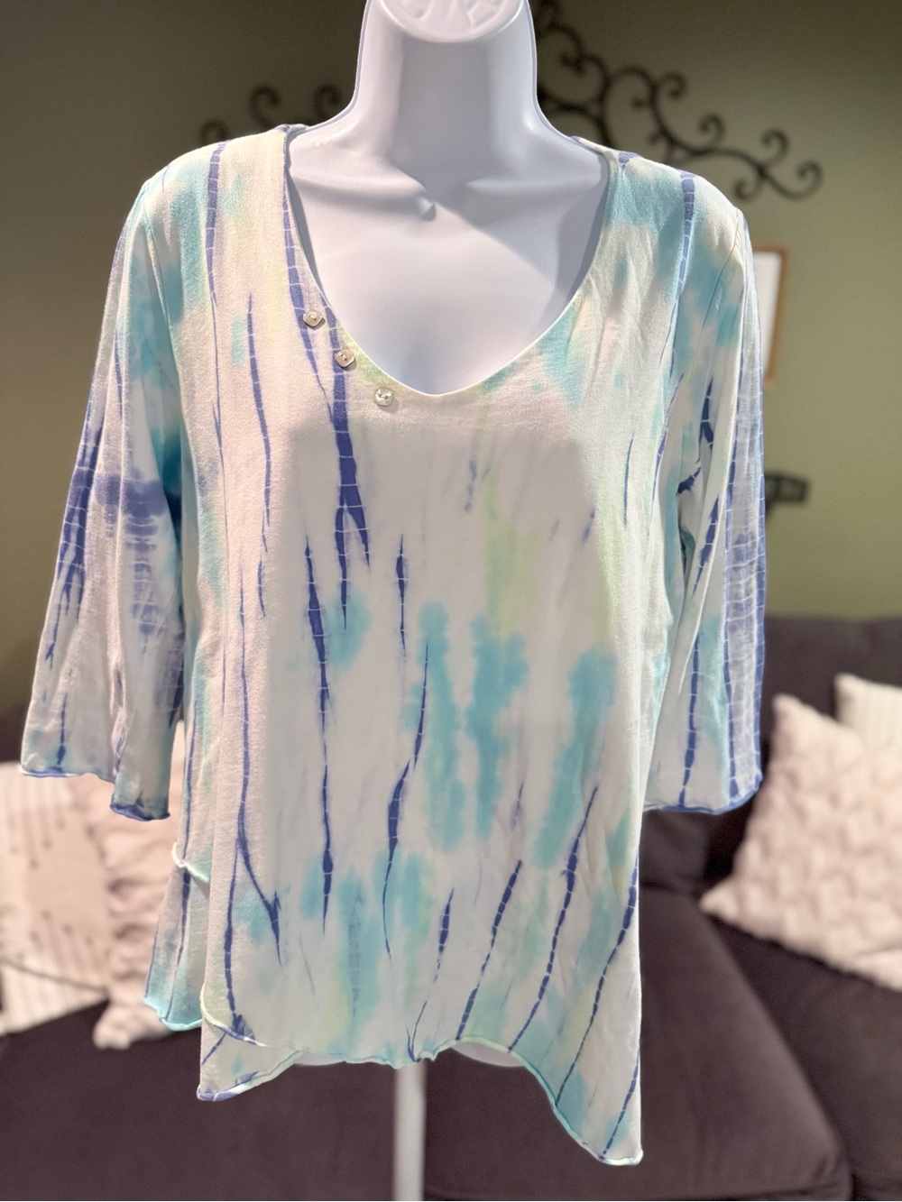 Lulu-B Tie-Dye Tunic Top in White, Light Blue & Navy